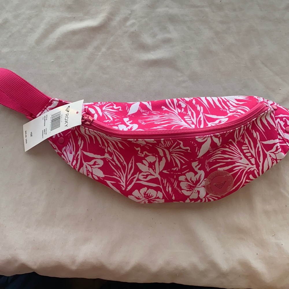 Roxy pack it up purse:Fanny pack